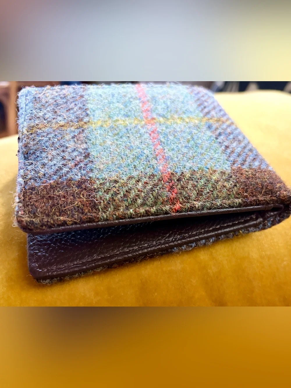 NWOT Harris Tweed 100% Wool & Faux Leather Bifold Wallet